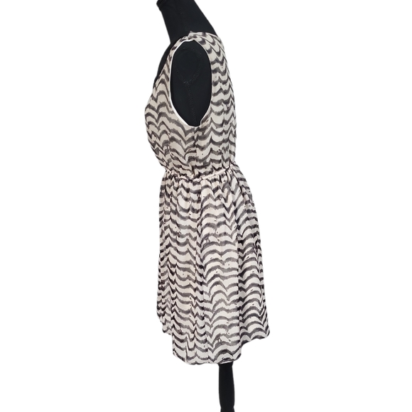 EUC Rachel Kate Women’s Sequin collar short sleeve stripped wave pattern Dress - Picture 2 of 11